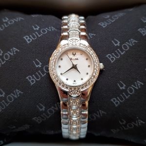 🎄NIB Women's Bulova Crystal Watch🎄
